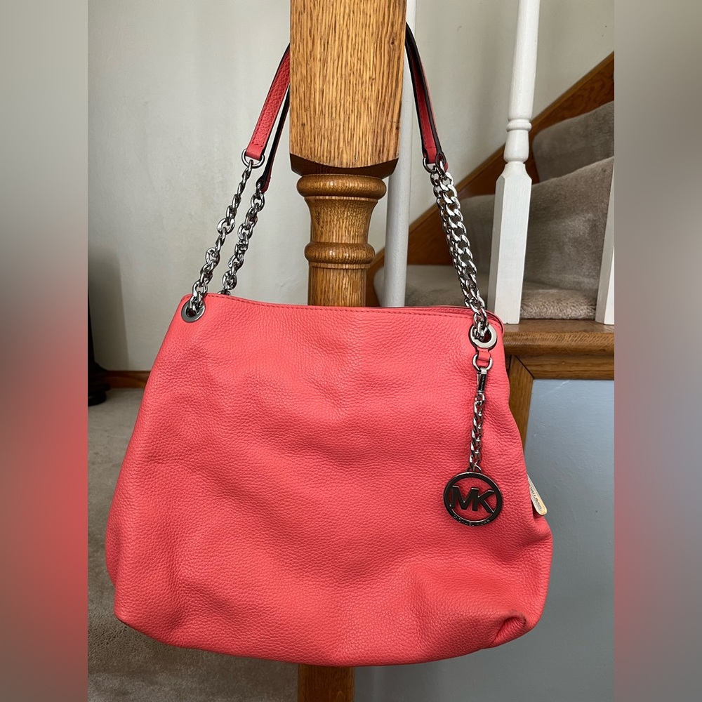 MICHAEL KORS soft leather, salmon colored, shoulder bag with 3 pockets.